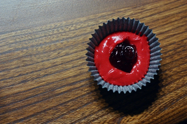 Belle bebes Halloween cupcakes 6 Halloween cupcakes, monster, brains, blood, free printables, cupcake wrappers, halloween party food